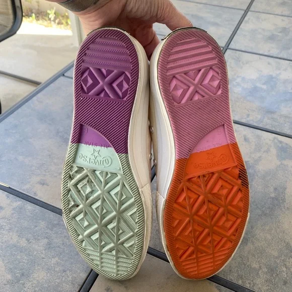 Color changing converse - Picture 3 of 3